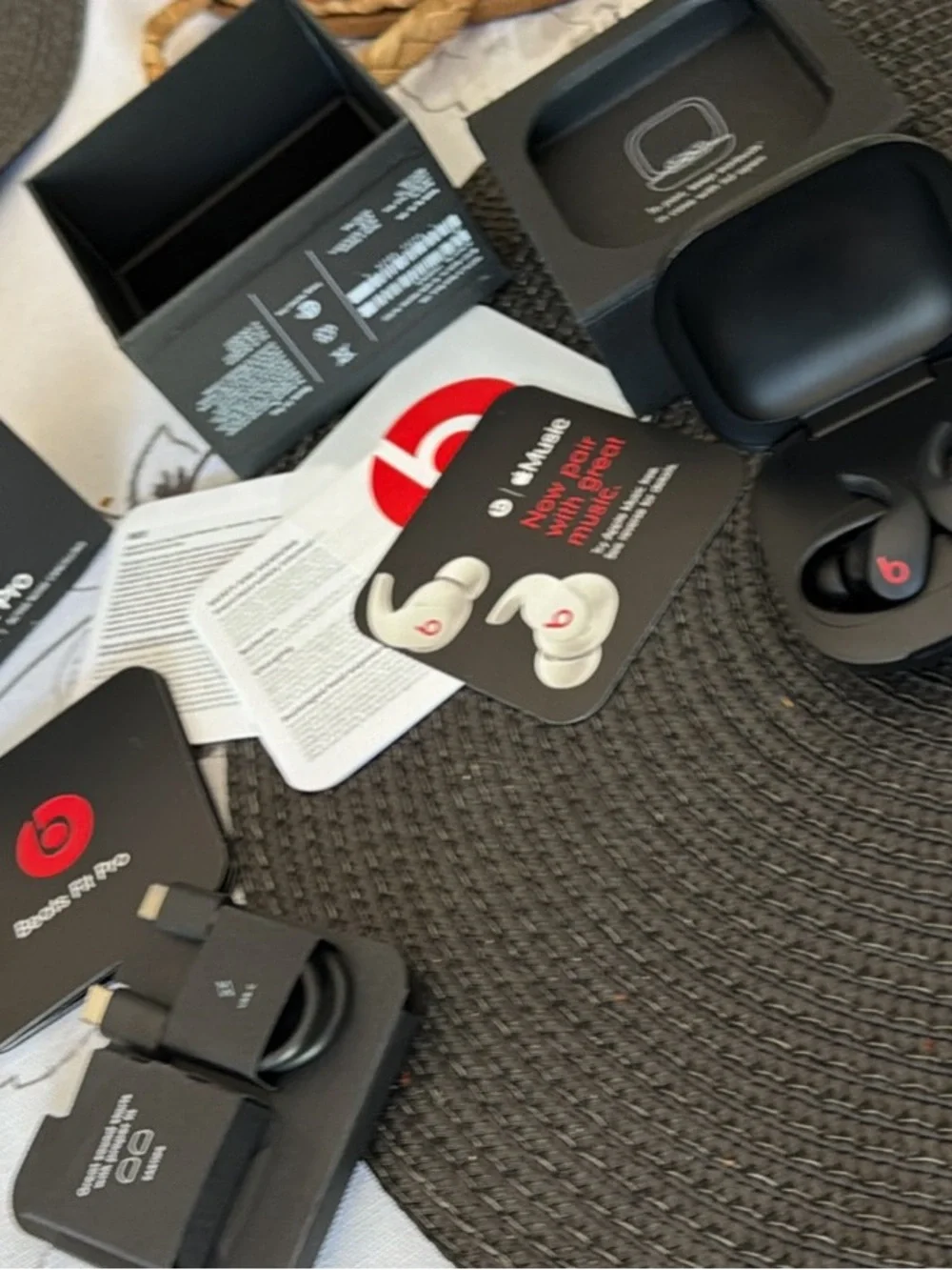 Beats Powerbeats Pro True Wireless Earbuds NOISE CANCELLATION